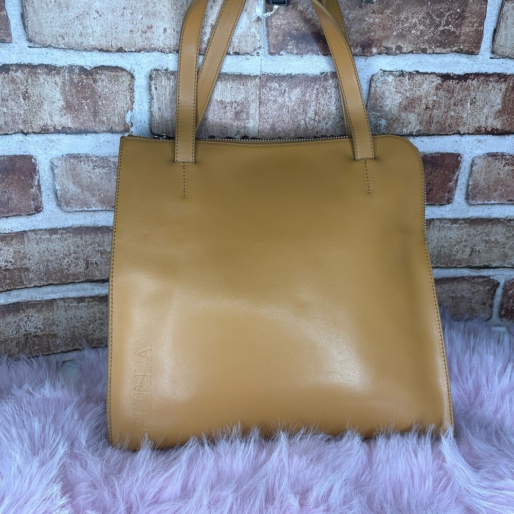 Authentic vintage FURLA mustard leather tote bag| made in Italy| 90’s minimalist